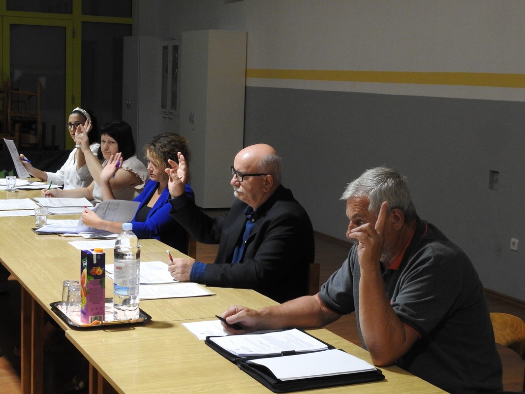 SJEDNICA OPĆINSKOG VIJEĆA Kako usporiti promet i urediti stajališta?