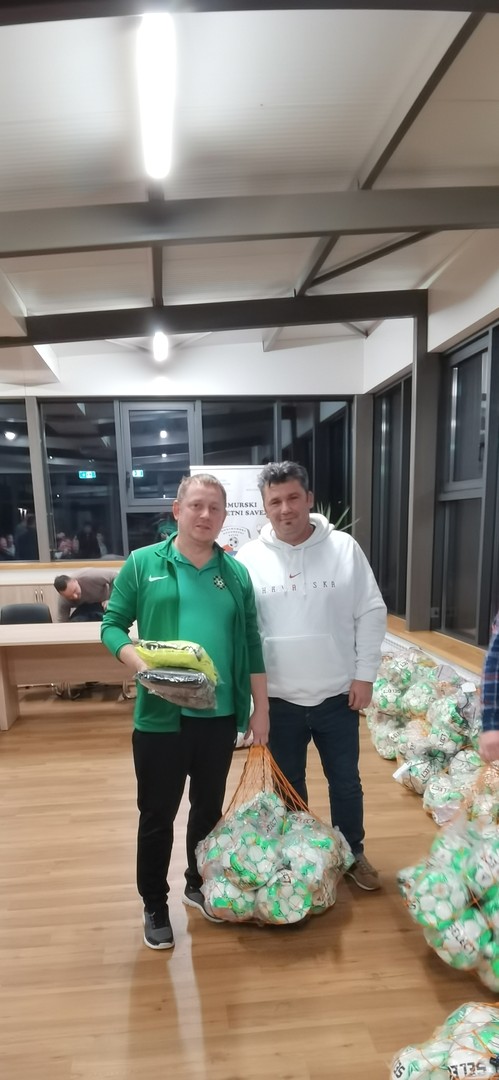 Međimurski nogometni savez školama nogometa podijelio 350 lopti i 400 markera