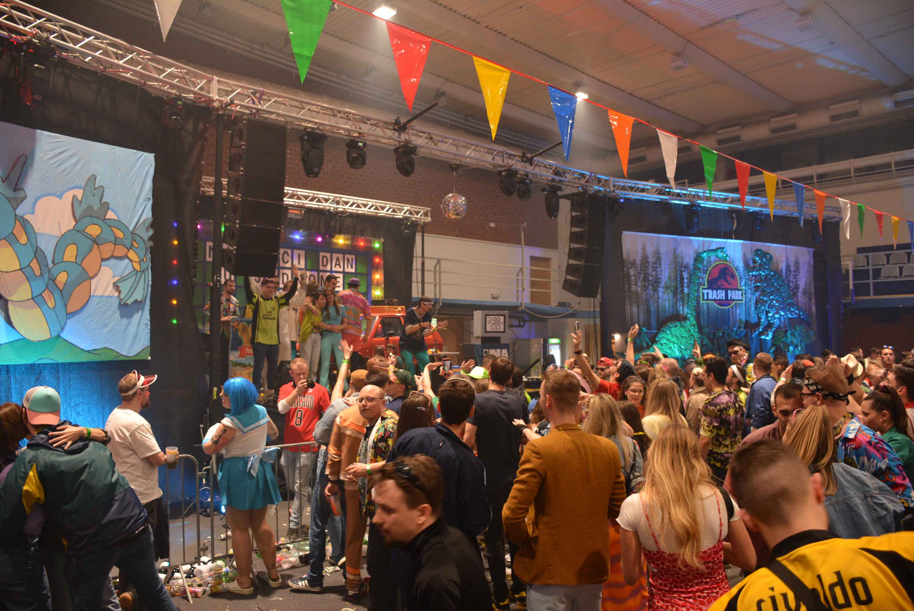 FOTO/VIDEO Čaroban završetak jubilarnog 10. ‘Blast from the past’ šarenila u Čakovcu