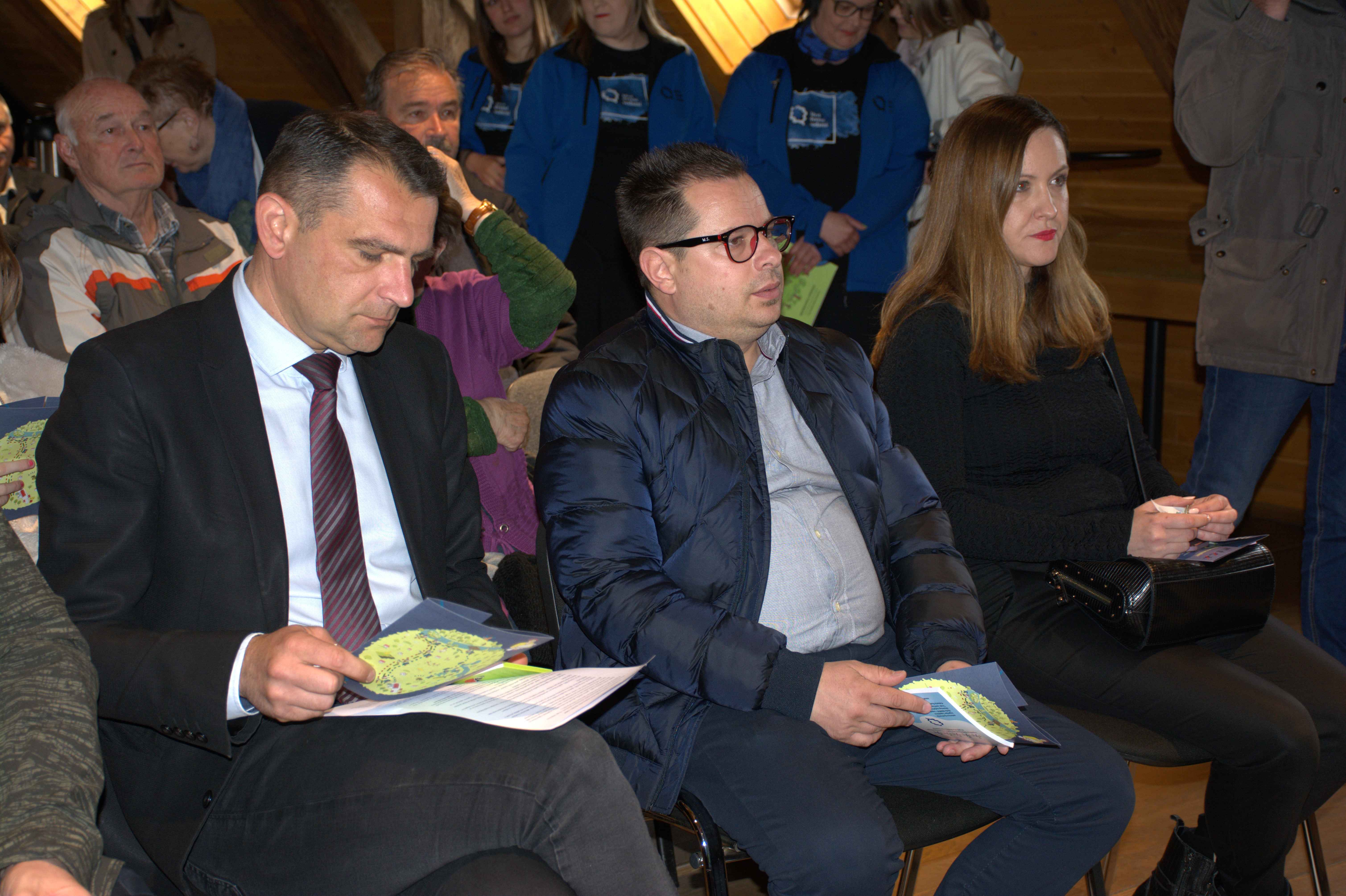 KRIŽOVEC Vrijeme je poslužilo i službeno je otvorena nova poučna staza “Čovjek i rijeka” KRIŽOVEC Vrijeme je poslužilo i službeno je otvorena nova poučna staza “Čovjek i rijeka”