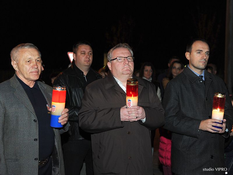 321213576dsc3278993630