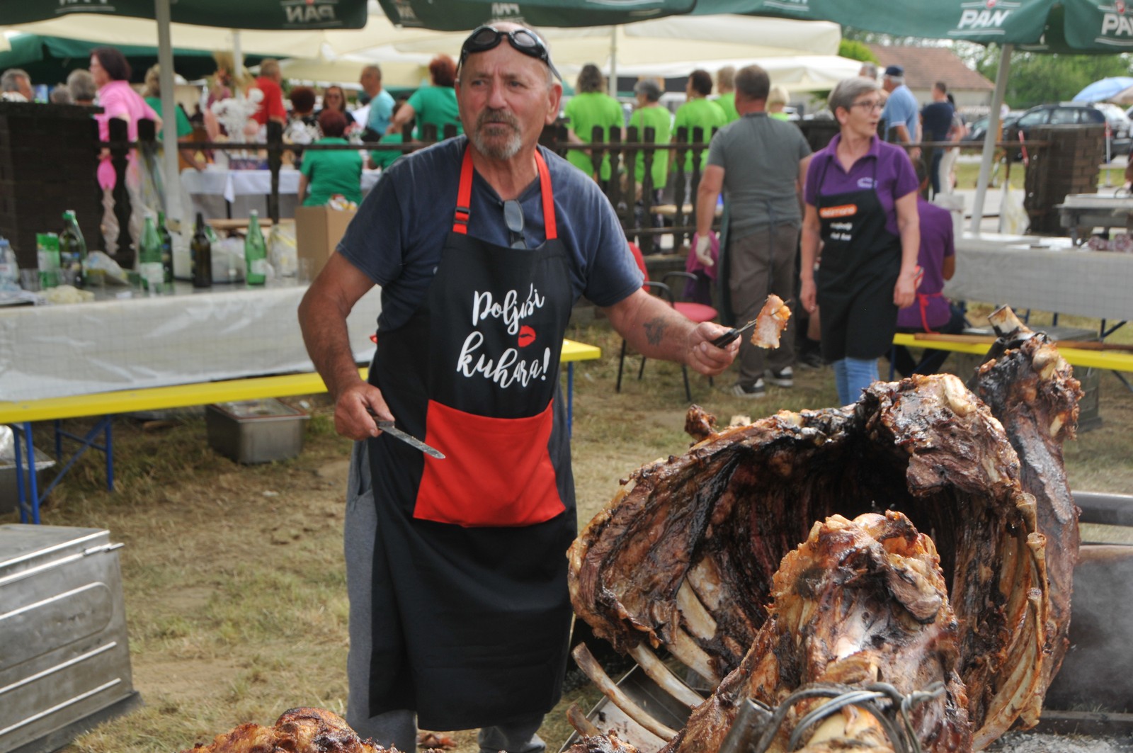 MAJSTOR PEČENJA Stjepan Črnčec je na Orehijadi okrenuo svojeg 221. vola!