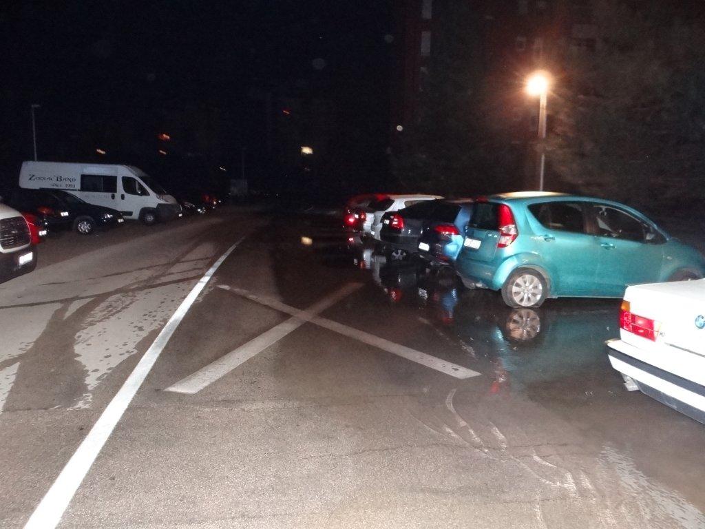 Neugodna noć za stanare jedne čakovečke ulice: Poplavljen dio ulice, parkirani automobili pod vodom Neugodna noć za stanare jedne čakovečke ulice: Poplavljen dio ulice, parkirani automobili pod vodom