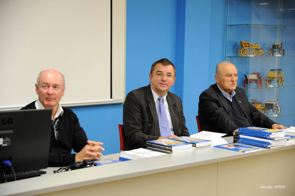 316713351dsc6147318301