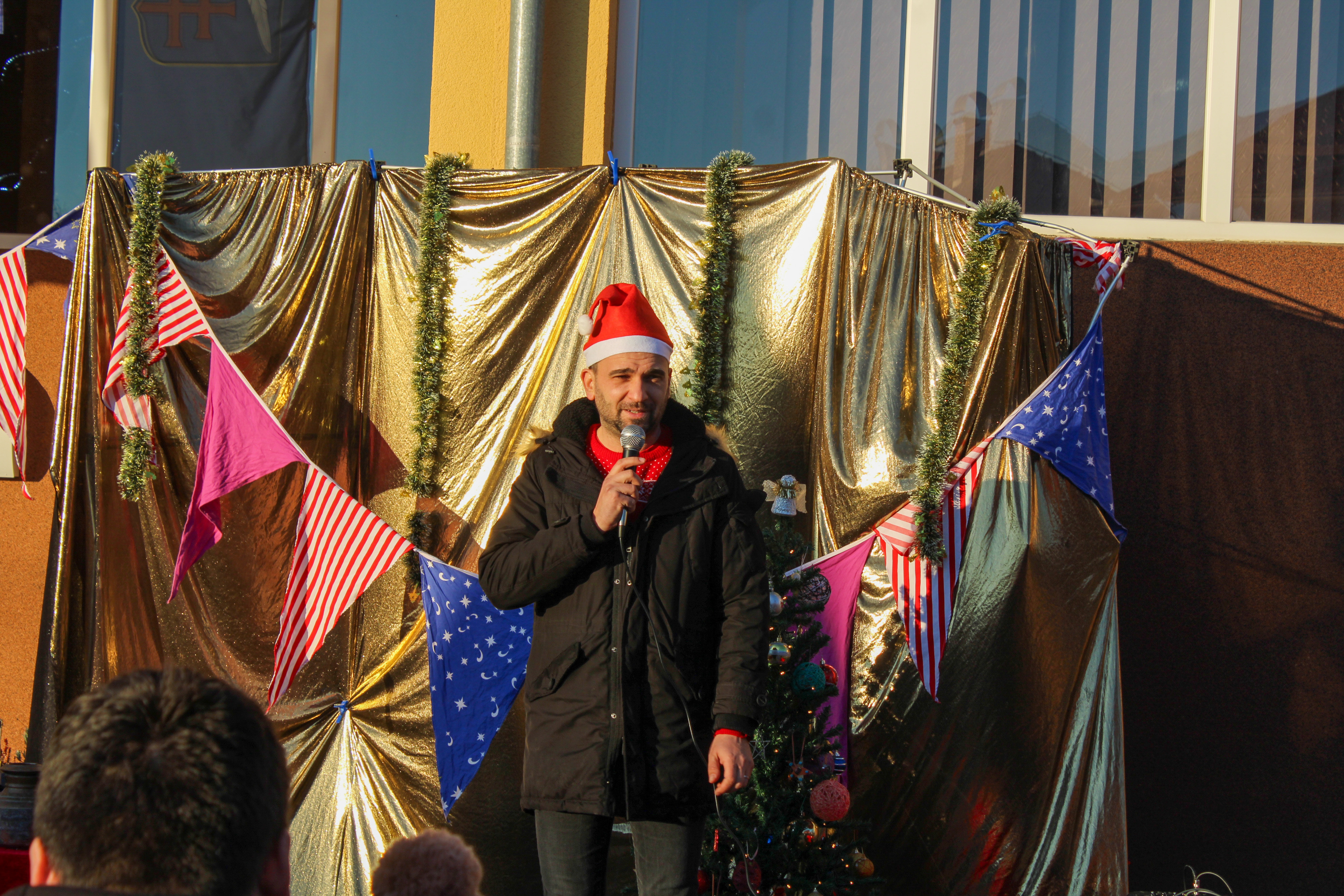 Djed Božićnjak posjetio Vratišinec