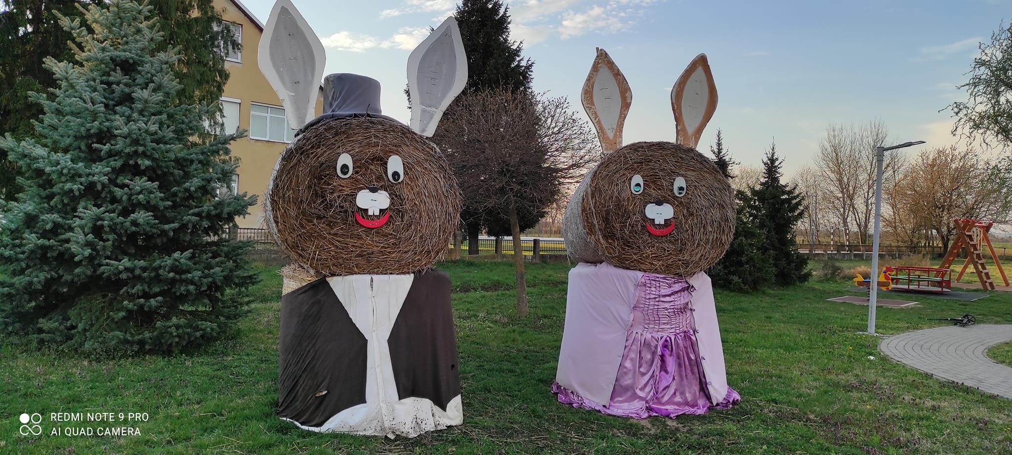 Park u Gardinovcu zasjao u uskrsnom ruhu: Stigle proljetne vile, zečići, jaja, pilići…