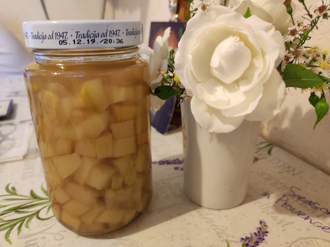 PRELOG Elizabeta Pianec na pragu 81. rođendana brine o cvijeću i priprema odličan kompot od tikvica PRELOG Elizabeta Pianec na pragu 81. rođendana brine o cvijeću i priprema odličan kompot od tikvica