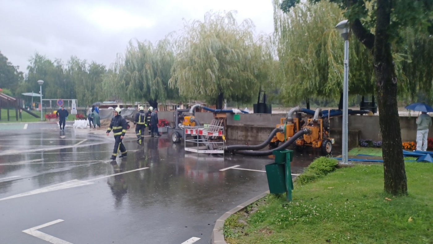 MURSKO SREDIŠĆE Gradonačelnik Srpak: ‘Nadamo se najboljem, ali pred nama je duga noć’ MURSKO SREDIŠĆE Gradonačelnik Srpak: ‘Nadamo se najboljem, ali pred nama je duga noć’