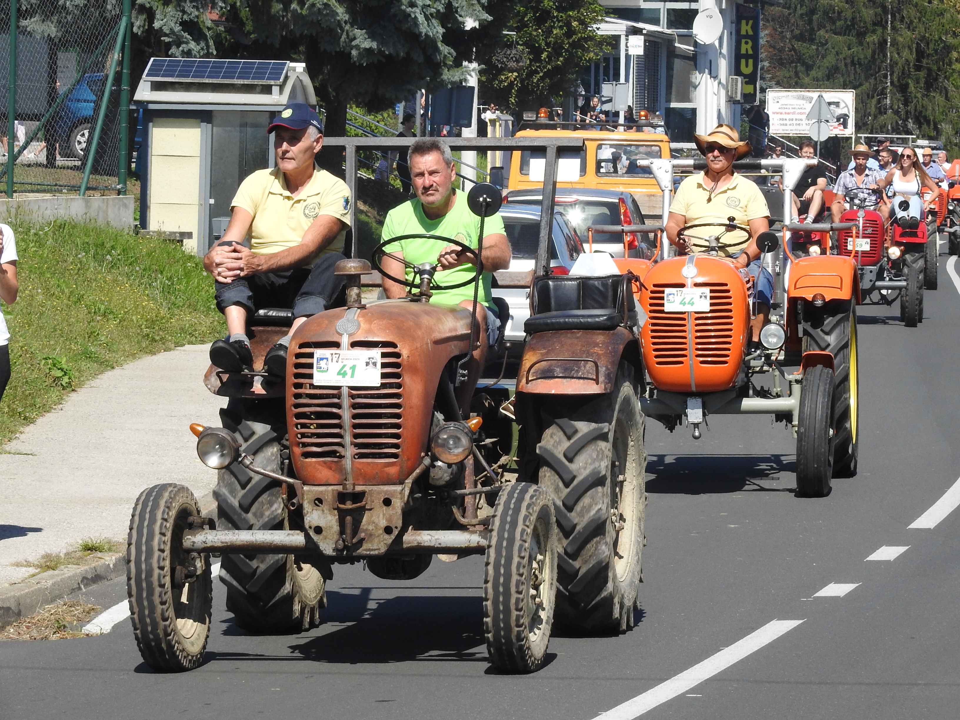 SELNICA Pogledajte kako je bilo na 17. susretu starih traktora