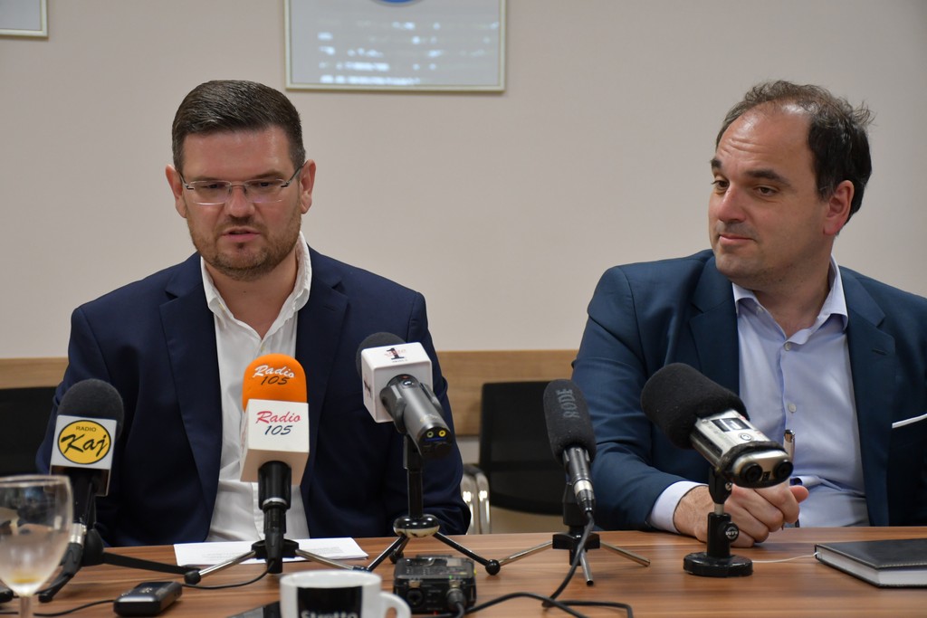 NASTAVAK ULAGANJA Kreće izgradnja novog medicinsko-biokemijskog, patološko-citološkog i transfuziološkog laboratorija NASTAVAK ULAGANJA Kreće izgradnja novog medicinsko-biokemijskog, patološko-citološkog i transfuziološkog laboratorija