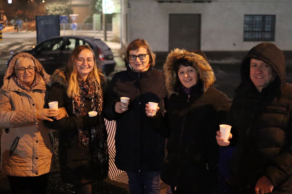 SVETI MARTIN NA MURI Paljenjem prve adventske svijeće započelo je najradosnije doba u godini