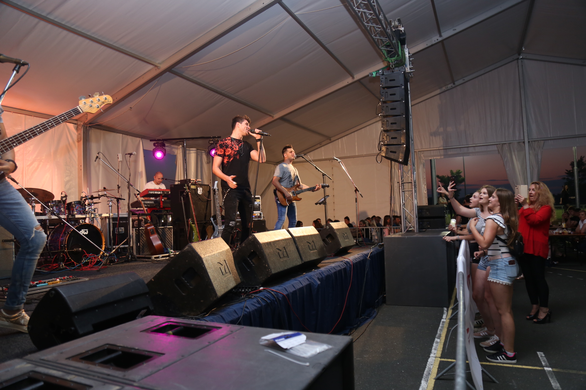 Dani Općine Mala Subotica – koncert Tragova i Crvene jabuke u Palovcu