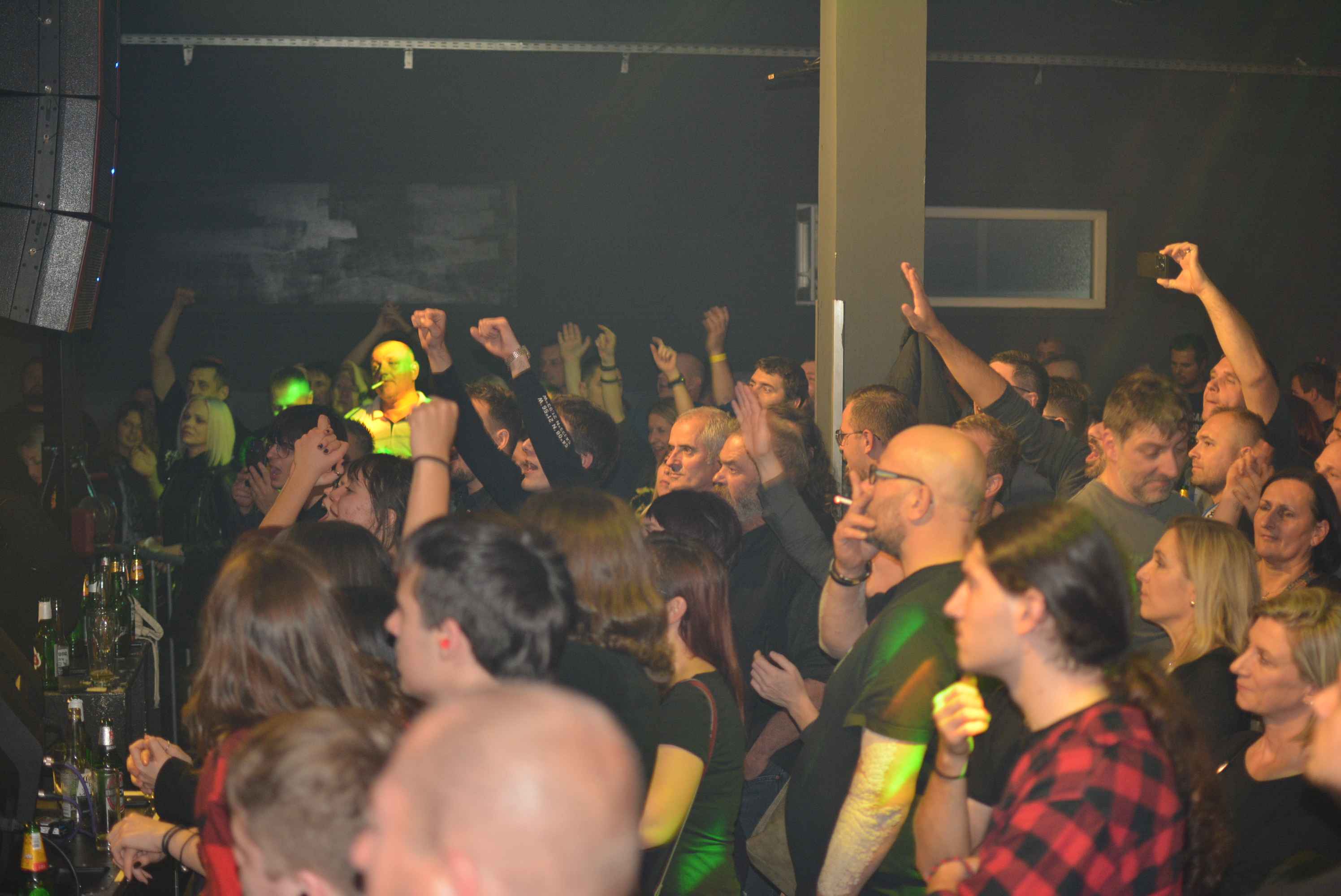 FOTO/VIDEO Euforična i nezaboravna noć uz Gorana Bareta i Majke u čakovečkom Meta baru