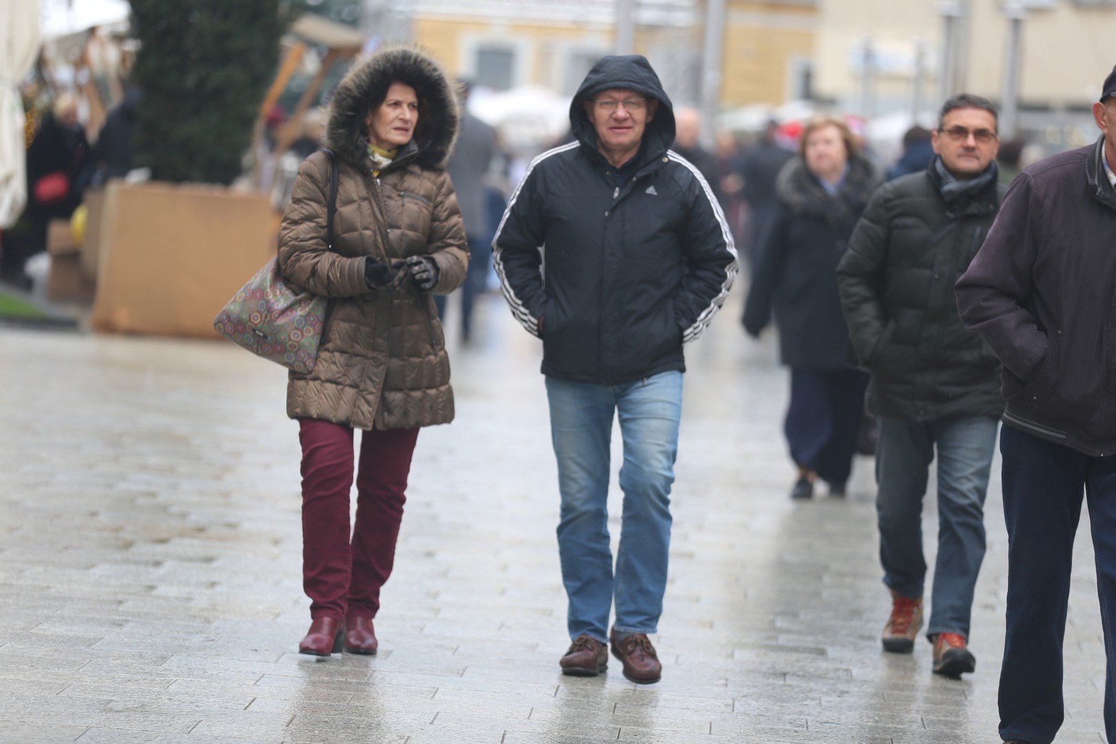 KLIKOM PO ČAKOVCU Bliži se Božić – prava blagdanska atmosfera u centru Čakovca