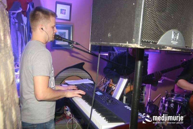 slika0011 Arcus (Subota, 7.4.2012) slika0011 Arcus (Subota, 7.4.2012)