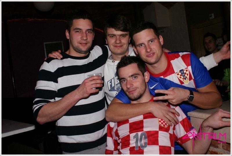 slika0013 Antrum (Petak i subota, 22. i 23.3.2013 – Mladen Burnać i Queens party) slika0013 Antrum (Petak i subota, 22. i 23.3.2013 – Mladen Burnać i Queens party)