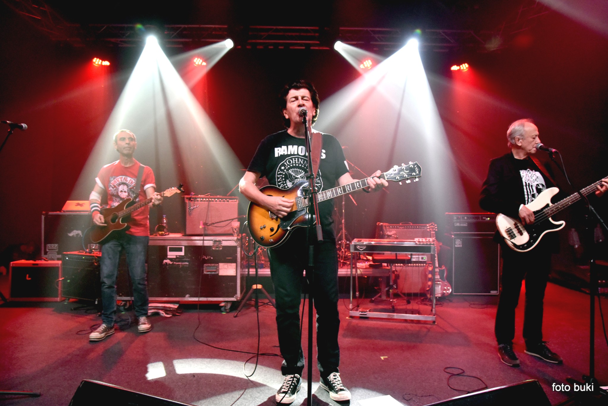 Koncert Bajage & Instruktora u rasprodanoj Hali Zagreb