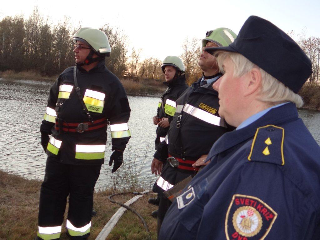 Vatrogasna vježba na obali Mičigen jezera
