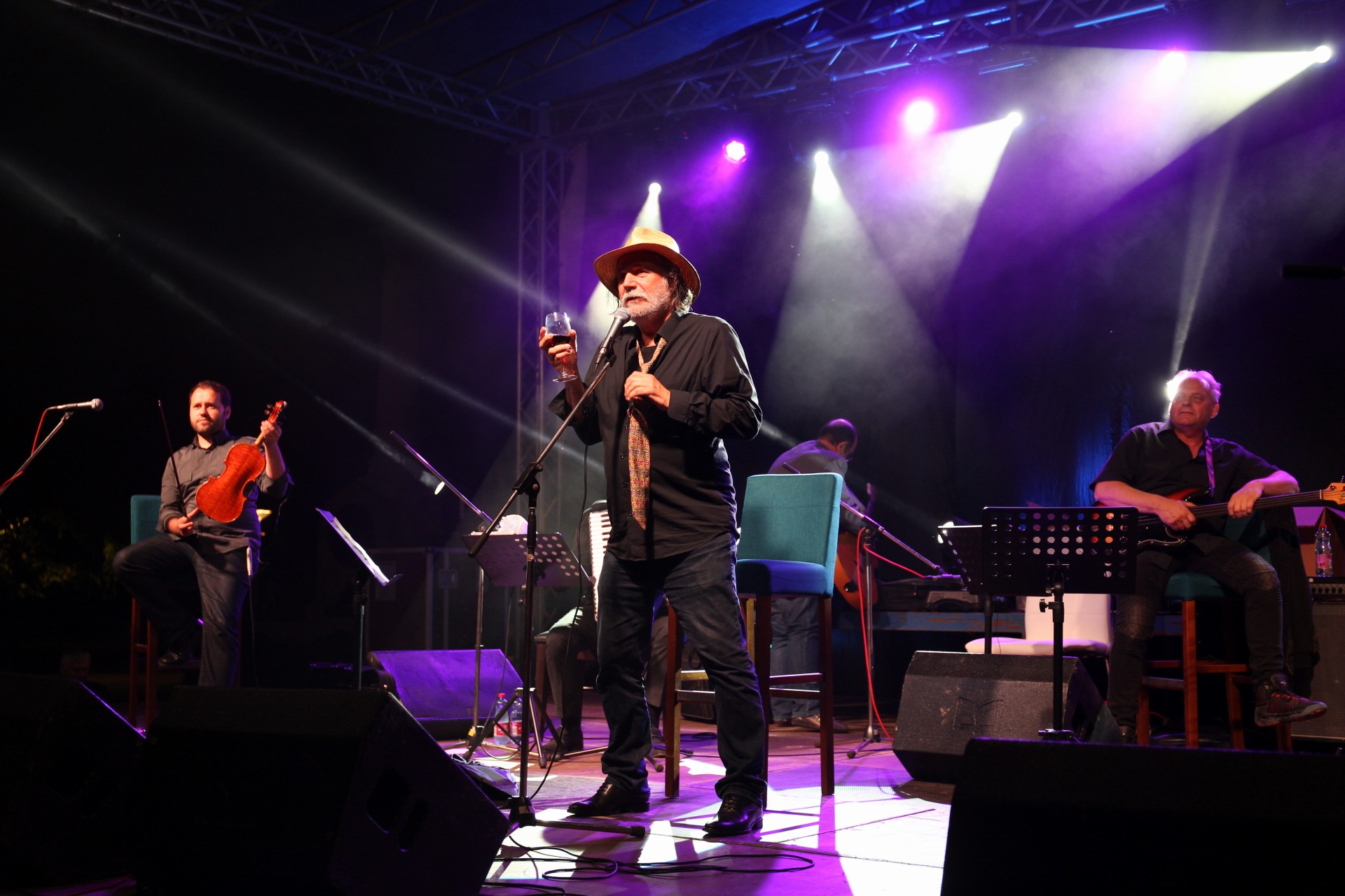 Koncert Rade Šerbedžije i Zapadnog kolodvora na Trgu Republike u Čakovcu