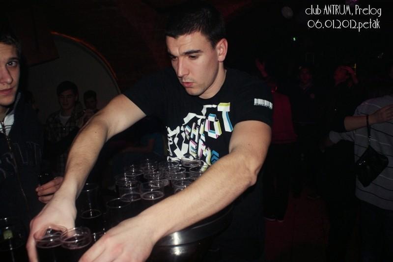 slika0032 Antrum (Petak, 6.1.2012) slika0032 Antrum (Petak, 6.1.2012)