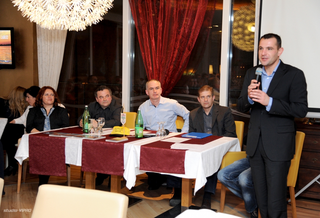 278511368dsc8068643893