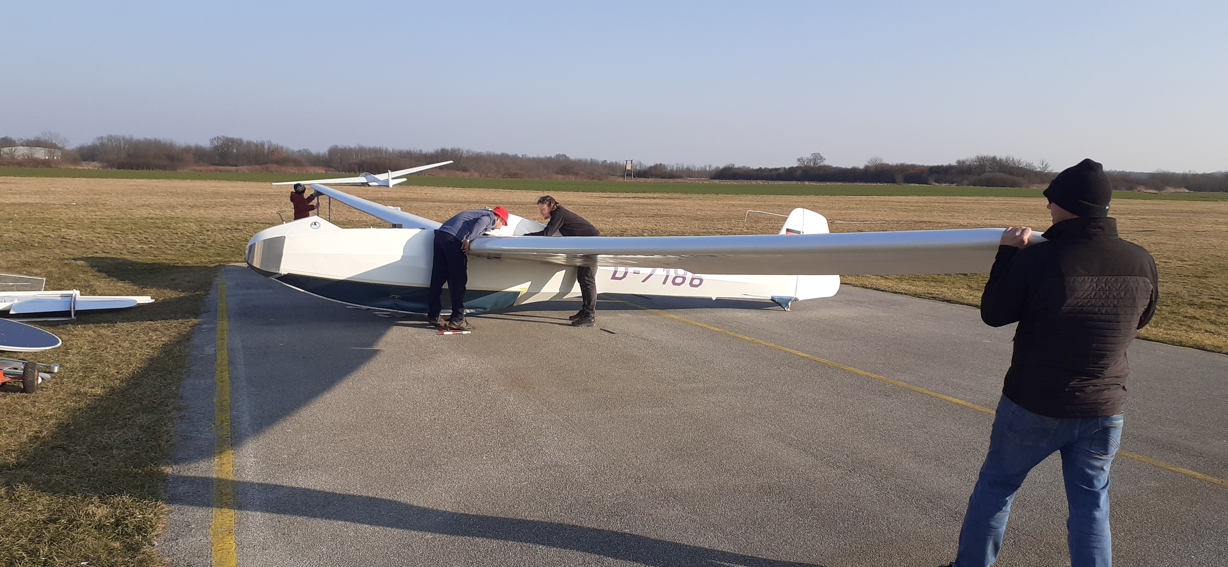 JEDINSTVENI DOGAĐAJ Ovaj vikend na aerodromu u Pribislavcu očekuju vas Oldtimer jedrilice