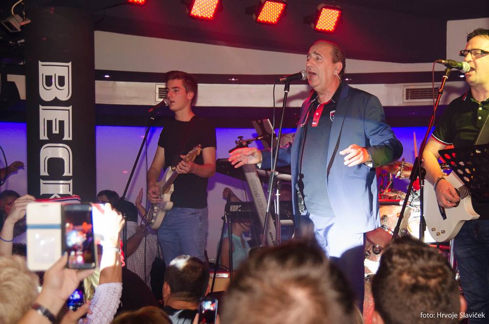 1418859811454944221918184664927