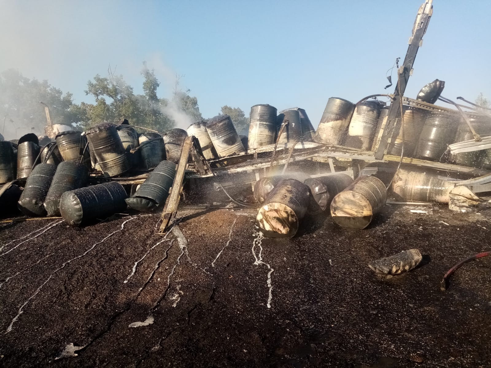 UŽAS NA AUTOCESTI A3 Dvoje ljudi poginulo u teškoj nesreći, požar gasio 21 vatrogasac