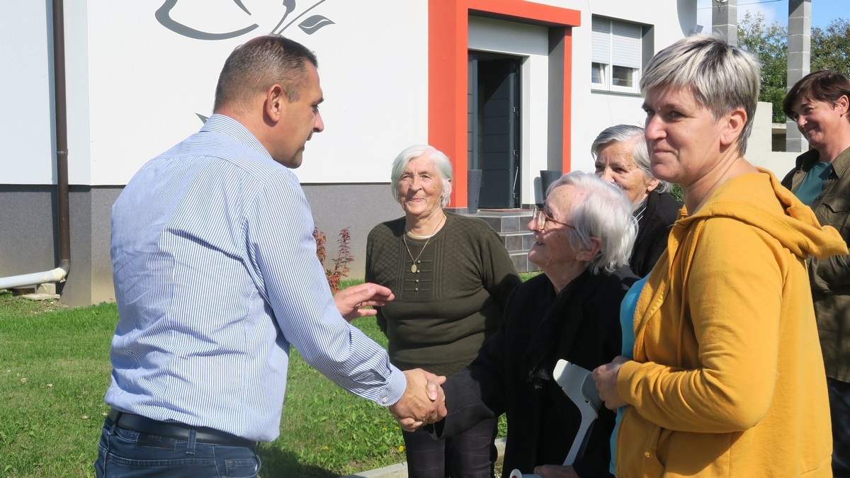 Župan Posavec obišao obišao starije građane povodom Međunarodnog dana starijih osoba