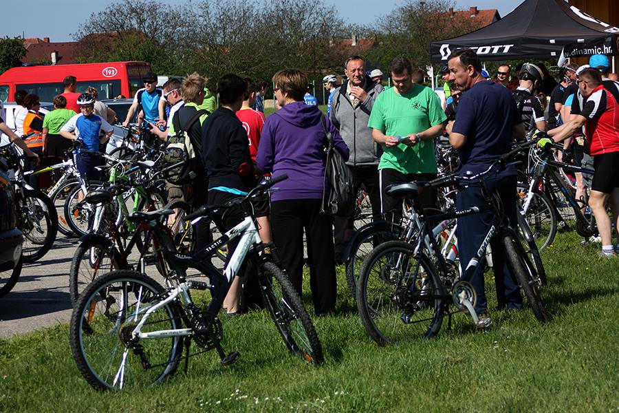 1327567710154131506415102588271