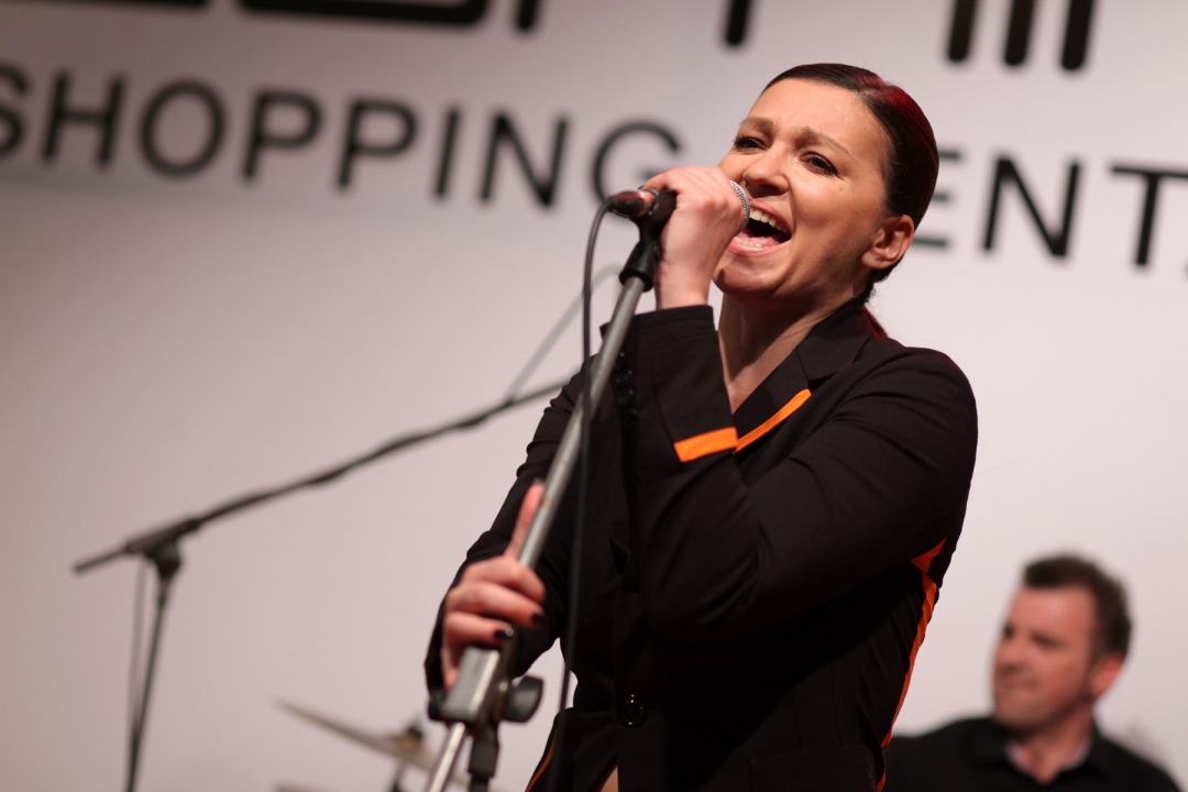 ninabadrickoncertuluminicentru1