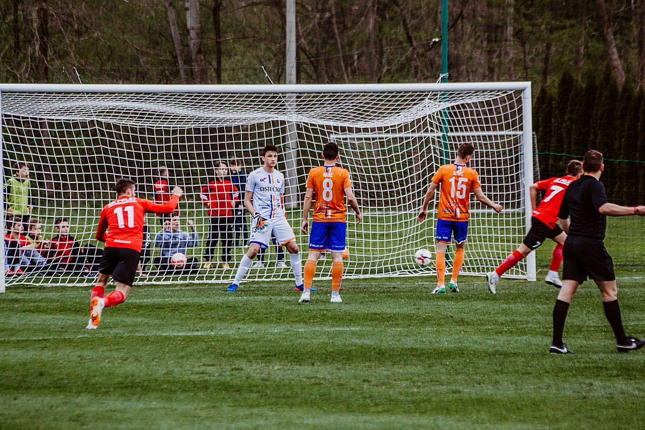 Tisuću ljudi pratilo veliki derbi između Poleta i Varteksa