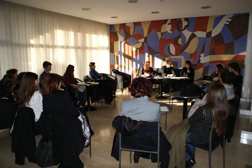 da4725a61b2e4fdea39ac8bfc45818e