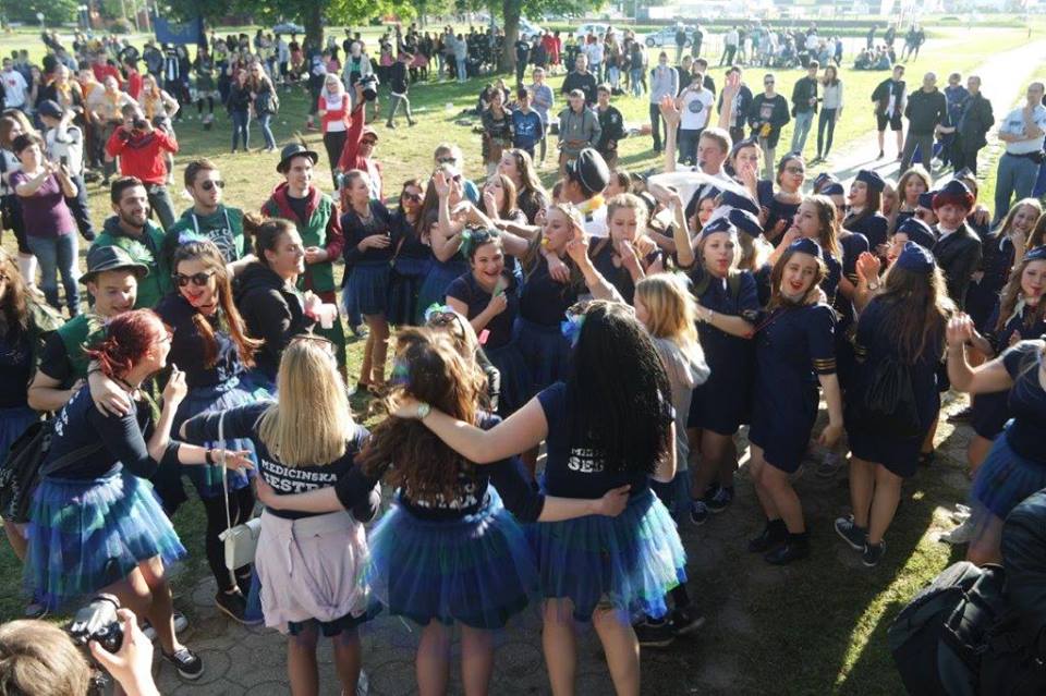 1323941213582685275222847122329