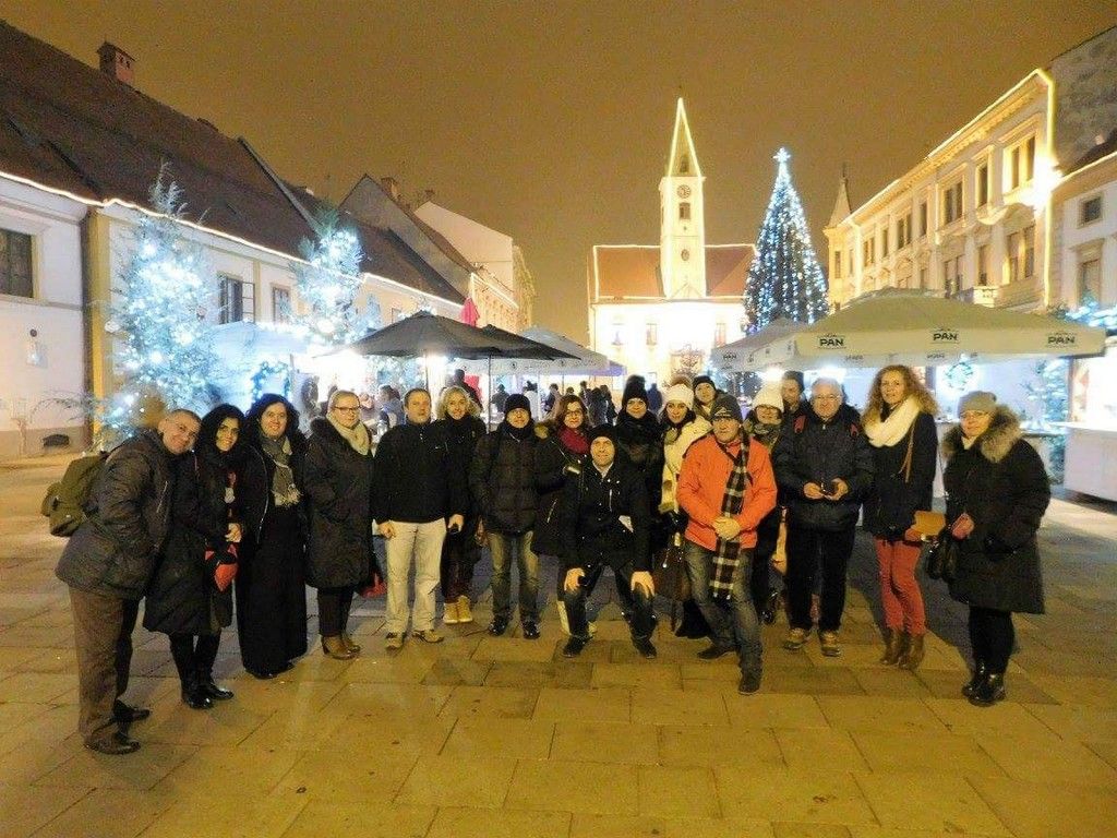 fbimg1481663292634412402