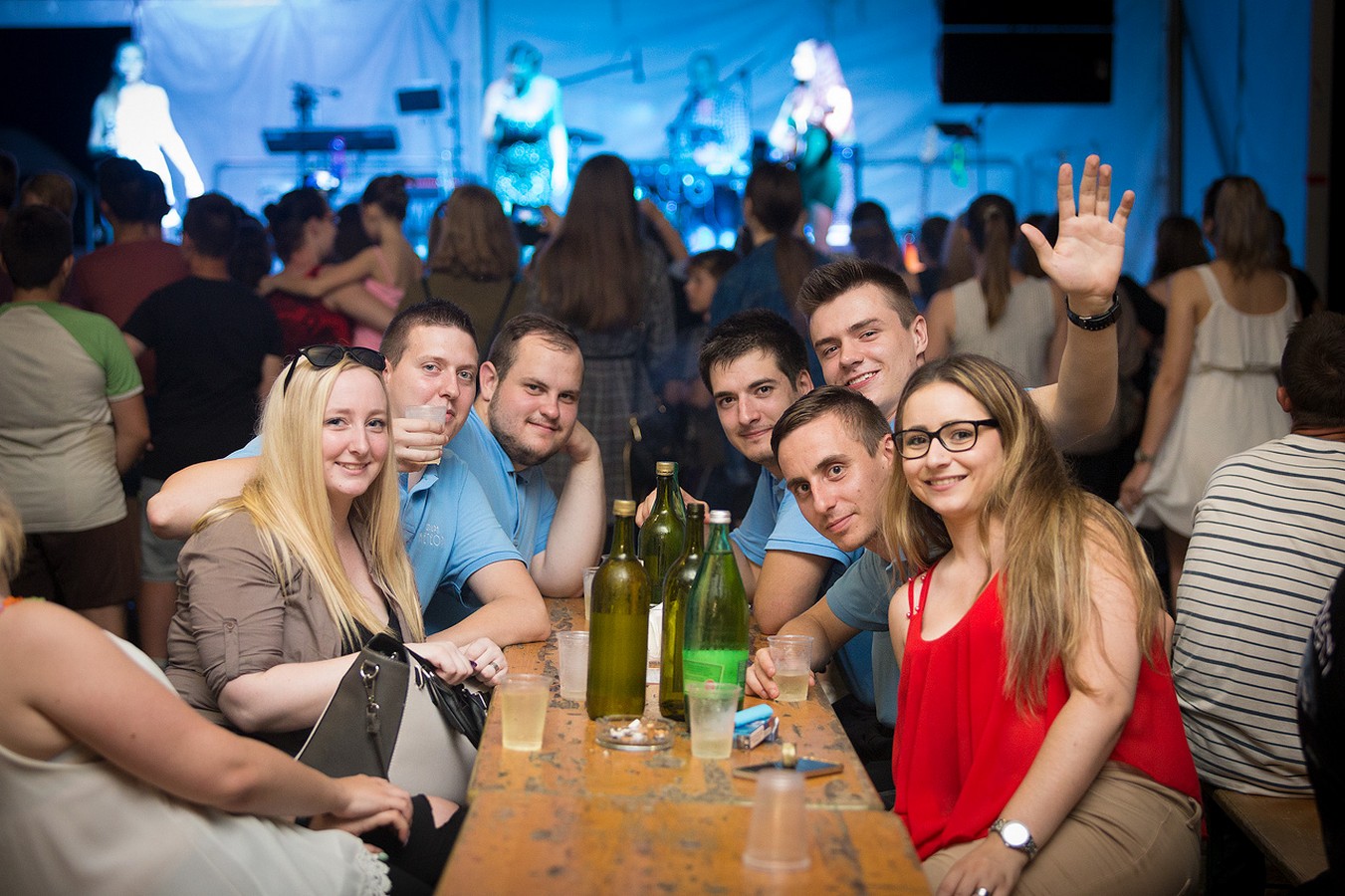 Atraktivne i seksipilne Učiteljice dobro zagrijale šator na Šuderici u Goričanu