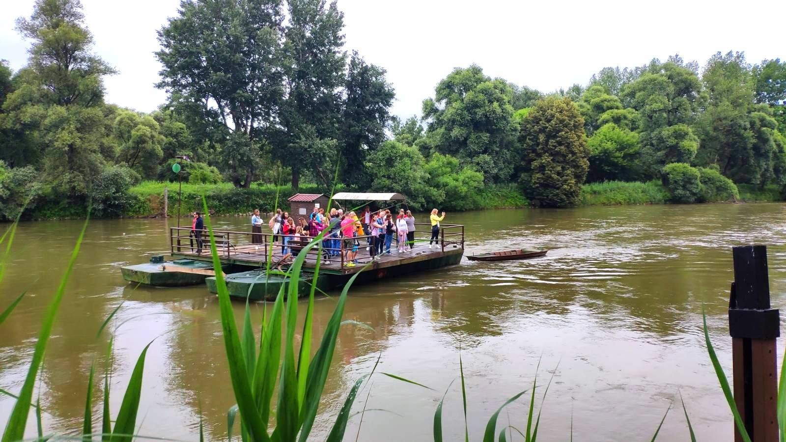 FOTO Putoholičari Iva i Branko daleka putovanja zamijenili promoviranjem vlastitog kraja