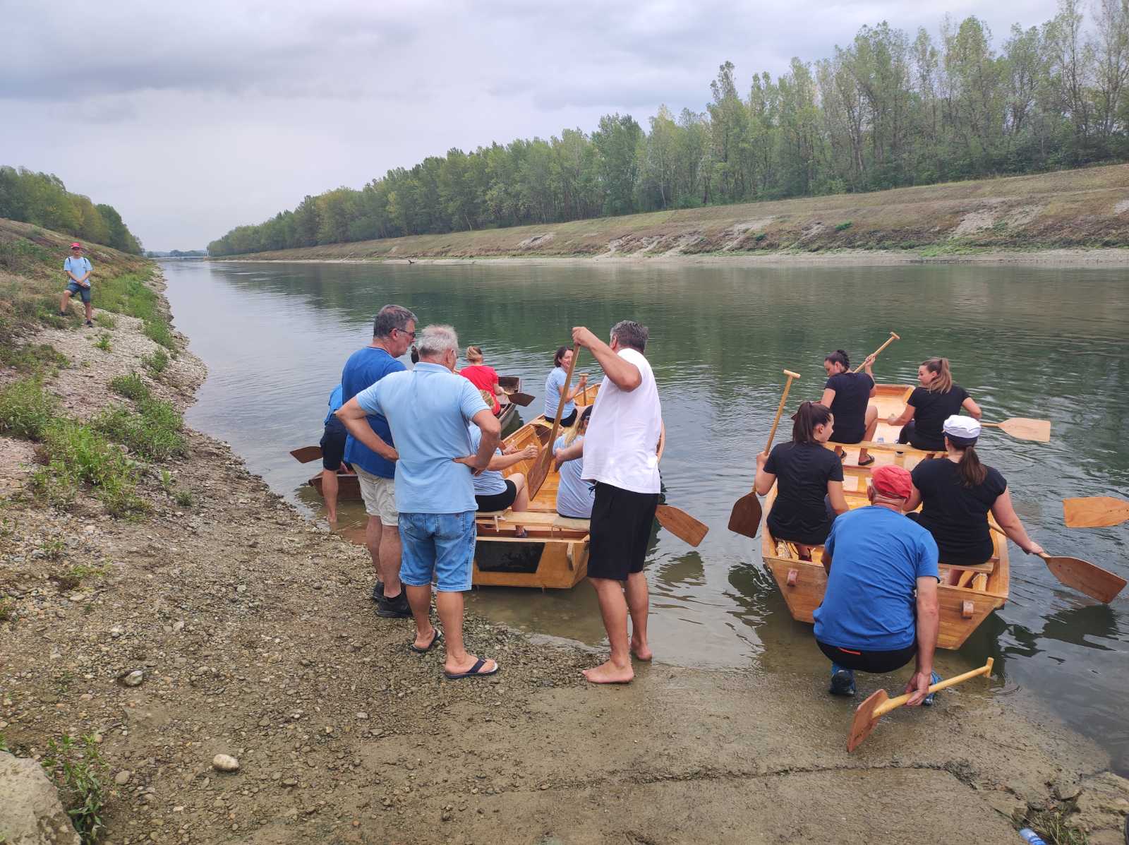 Labudice i Fljojsari pobjednici 13. natjecanja u ekipnom veslanju dravskim čamcima