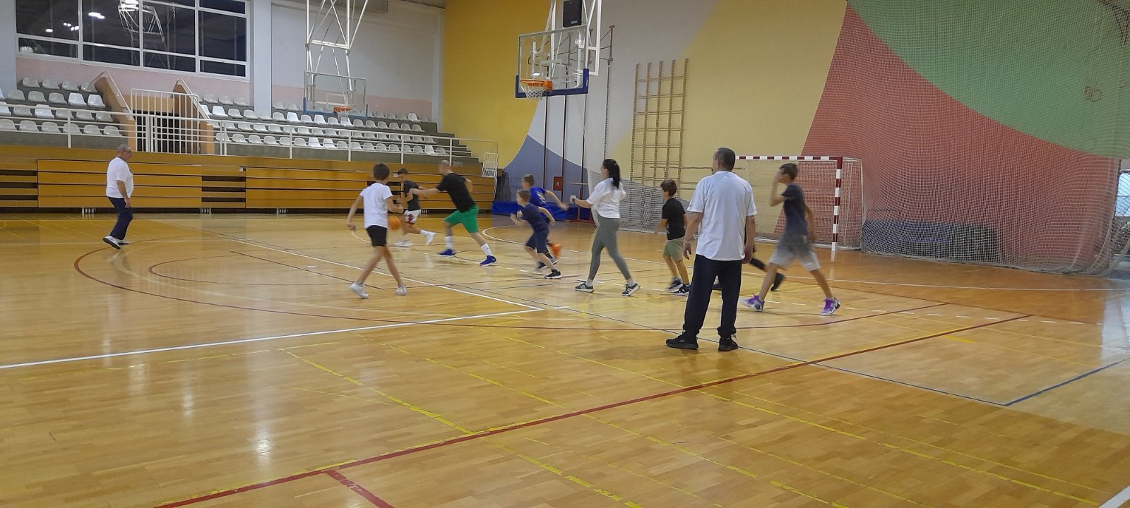 MURSKO SREDIŠĆE Treći dan Europskog dana sporta održane nogometne i košarkaška utakmica između djece i roditelja