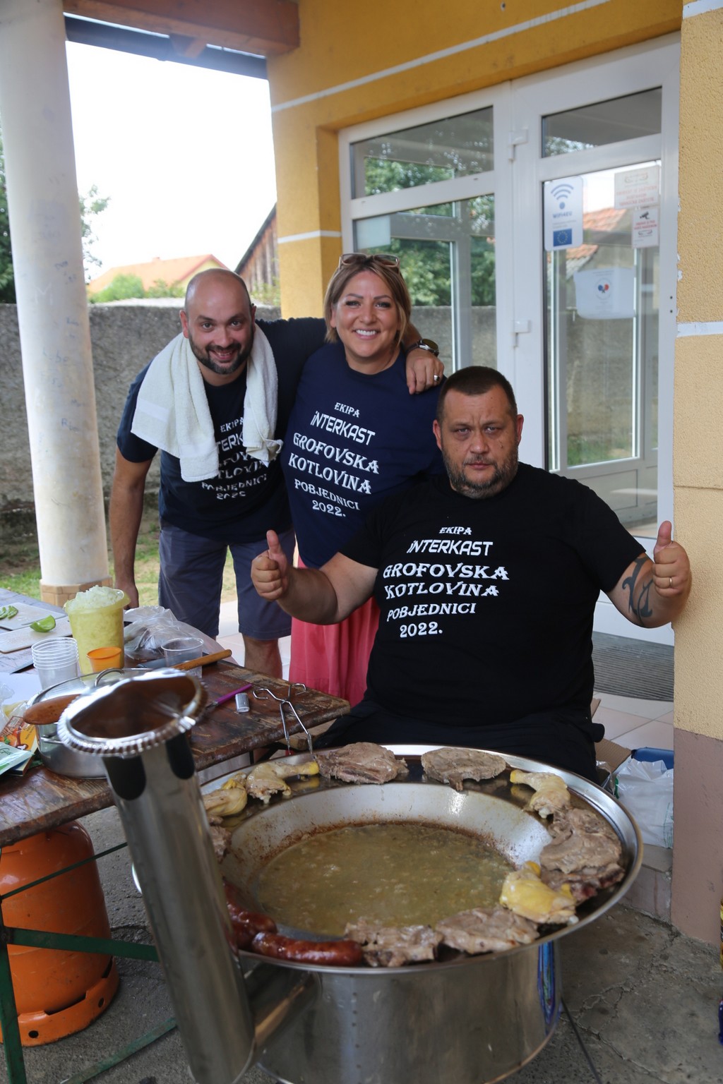 Miris ‘grofovske kotlovine’ u subotu se širio Pribislavcem