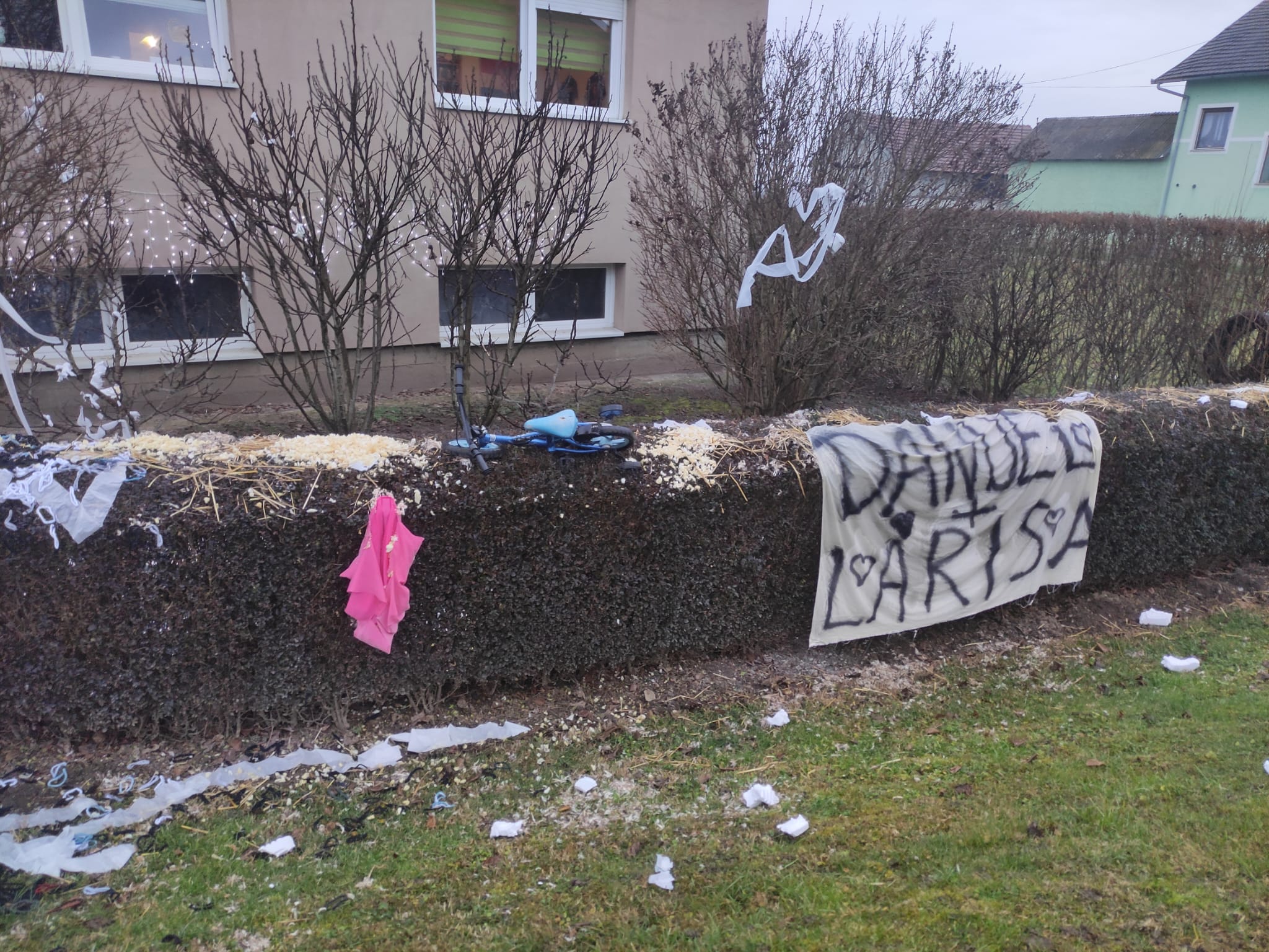 POTEPANJE Žene se Danijel Košak i Larisa Vizinger iz Trnovca