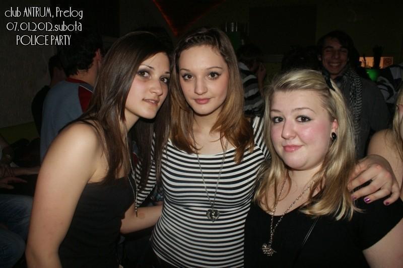 slika0023 Antrum (Subota, 7.1.2012) slika0023 Antrum (Subota, 7.1.2012)