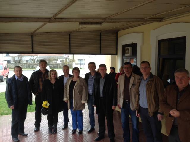 1257129815229921980041292068310