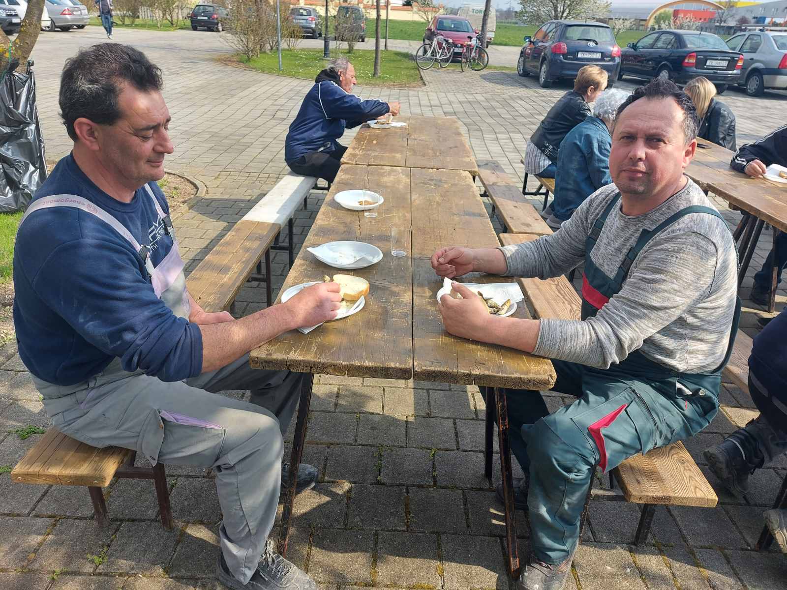 Podjela ribica u Nedelišću na Veliki petak uz humanitarnu notu