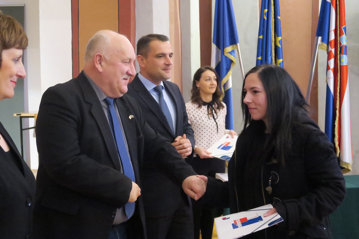 U zgradi Scheier u Čakovcu dodijeljene učeničke stipendije djeci hrvatskih branitelja