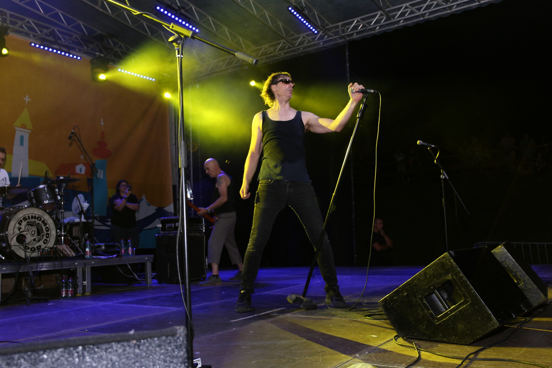 LJETO U GRADU ZRINSKIH Psihomodo pop i Gobac pjevali s brojnim fanovima u Čakovcu LJETO U GRADU ZRINSKIH Psihomodo pop i Gobac pjevali s brojnim fanovima u Čakovcu