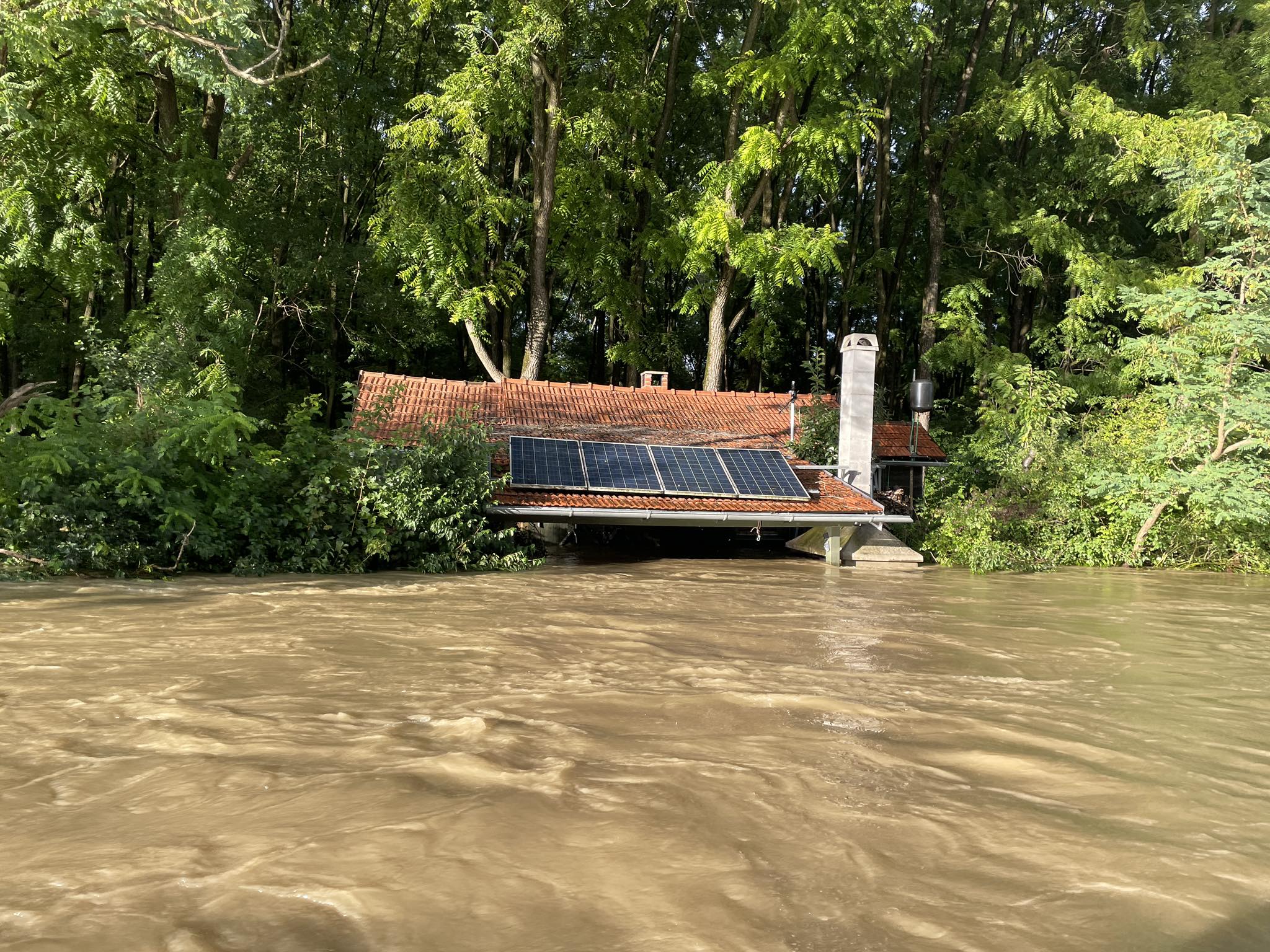 OD JUTRA NA TERENU Bespilotnom letjelicom pregledavali skelu i osjetljiva područja