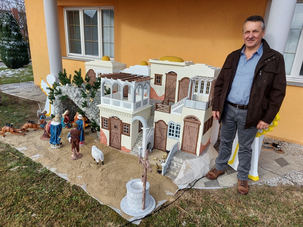 ZLATNE RUKE IVANA ŠAVORE Jaslice su moje hvala Božeku kaj sam živ