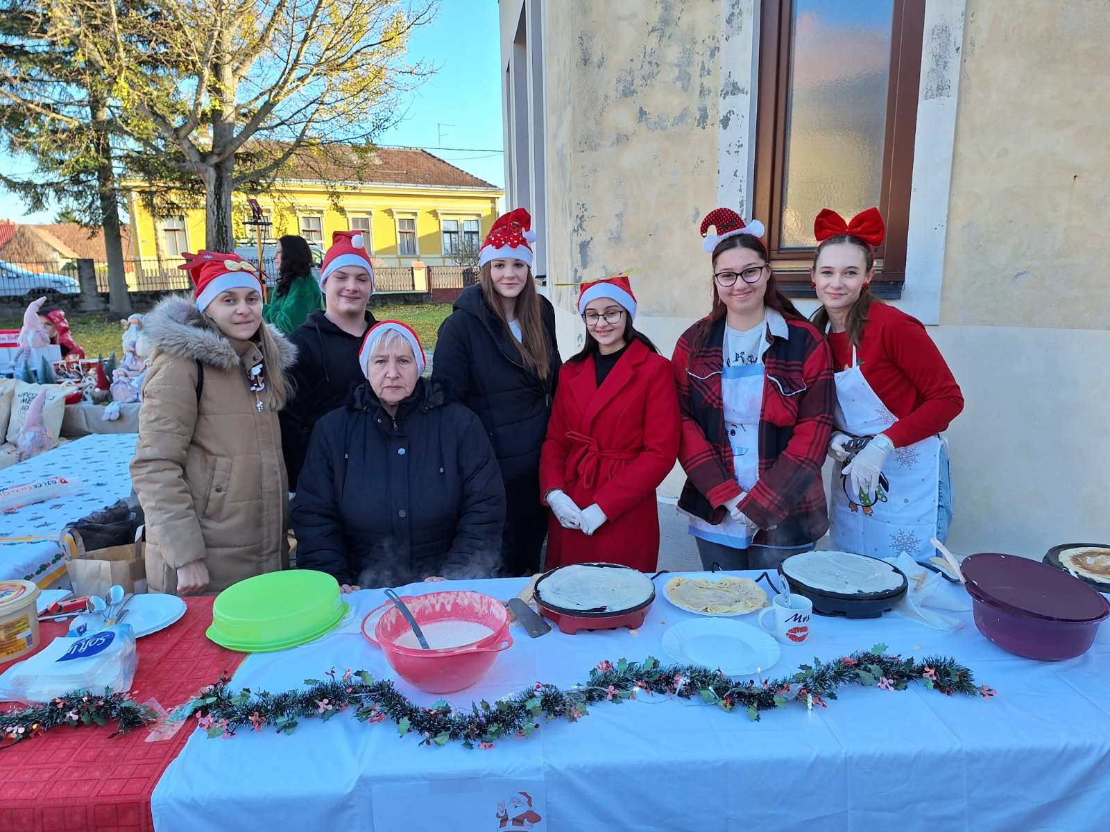 FOTO/VIDEO Pogledajte blagdansku atmosferu Božićnog sajma u Donjoj Dubravi