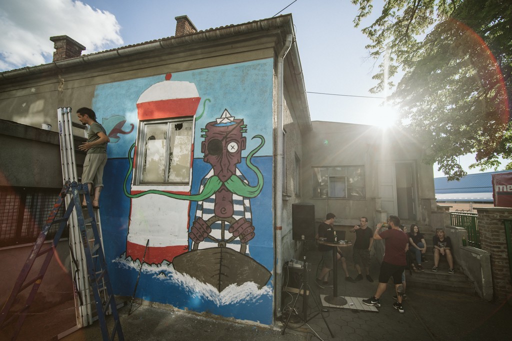 EMOTIVNA ZAHVALA OBITELJI MARCIUŠ Krešin mural najljepša je posveta našem Emilu